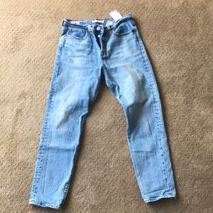 Levi’s Women’s Navy straight Leg jean